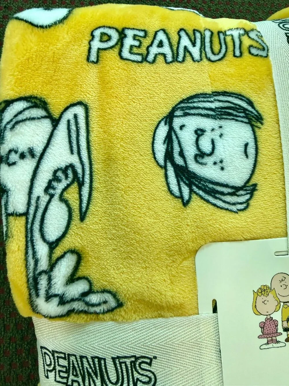 Snoopy Peanuts Berkshire Yellow Character Faces Throw 60x70 NWT